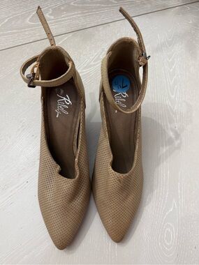 rebels Perforated Pointed-Toe Ankle-Strap Heels in Tan